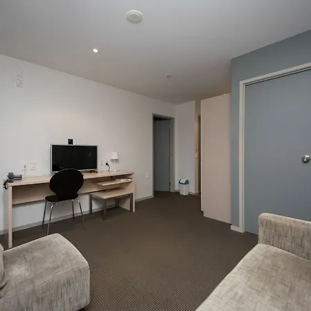 Elegant Downtown Apartment With City Views-3