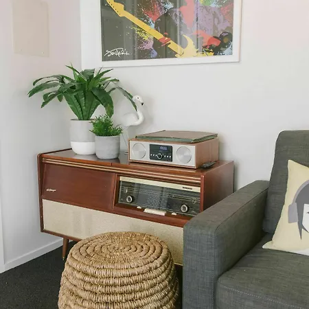 Towny Downtown Haven - 2 Bedrooms-2