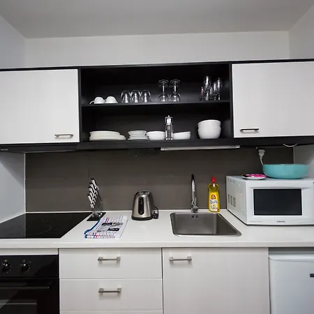 Charming And Stylish Apartment; Rooftop Pool&Gym-2