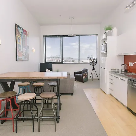 Towny Penthouse Apartment With Carpark-3