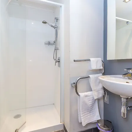 Queen Street Two Bedroom Apartment-2