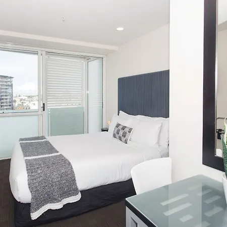 Towny Studio Apartment With Sea Views-2