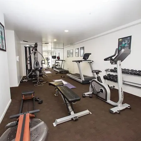 Beautiful Sunny Two Bedroom Apartment-2