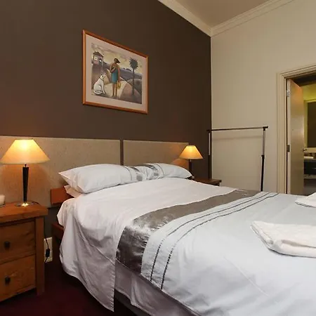 Elegant One-Bedroom Apartment-2