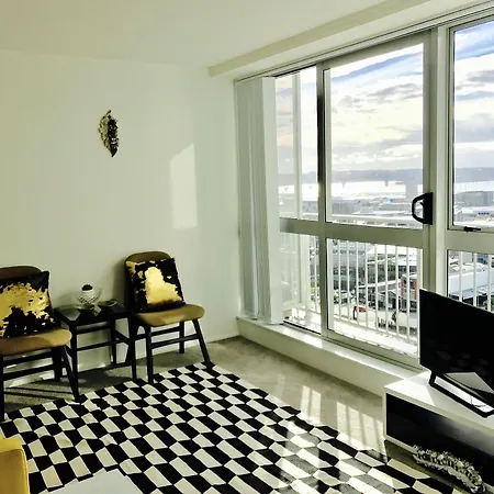 Cosy Two Bedroom High Rise-2