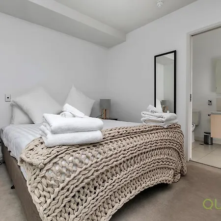 Qv Stays Modern Wynyard Quarter Hideaway-3