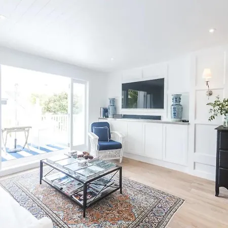 Stunning And Modern 4 Bedroom Townhouse Near Kohi Beach-2