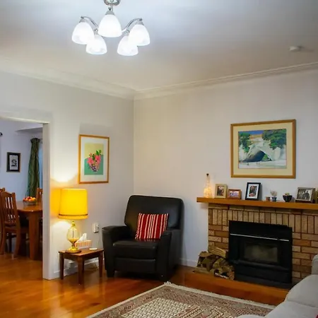 Spacious 5 Bedroom Family Abode-2