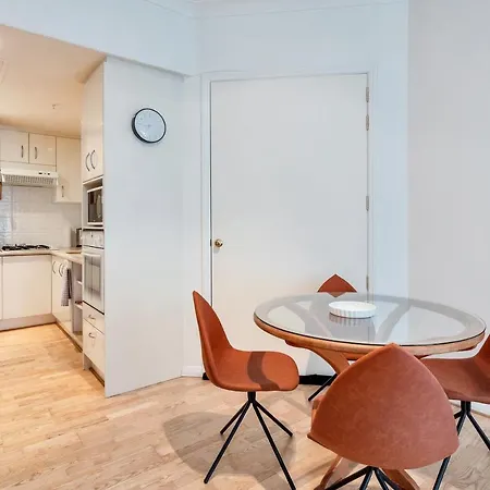 1Br City Apartment W/ Free Parking For 2 Cars-2