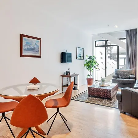 1Br City Apartment W/ Free Parking For 2 Cars-3