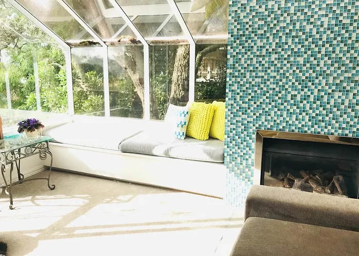 Beach Lodge With Seaview Auckland