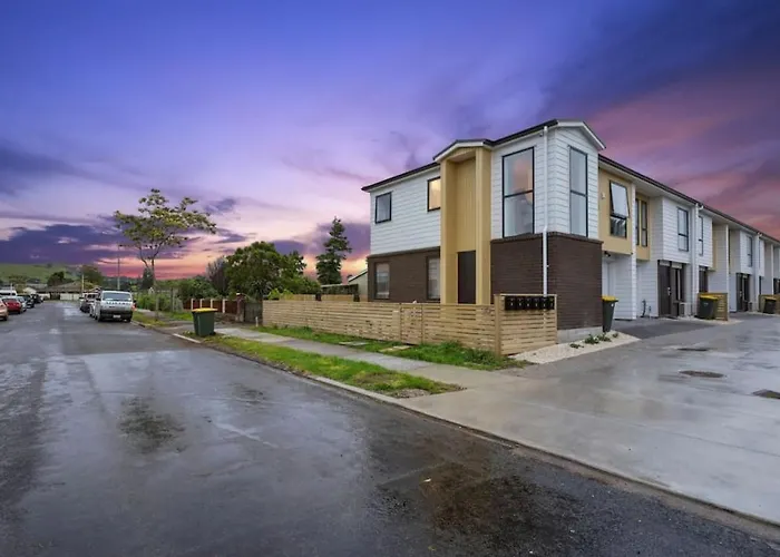 Villa Venture Heights Townhouse With Parking And Patio Auckland
