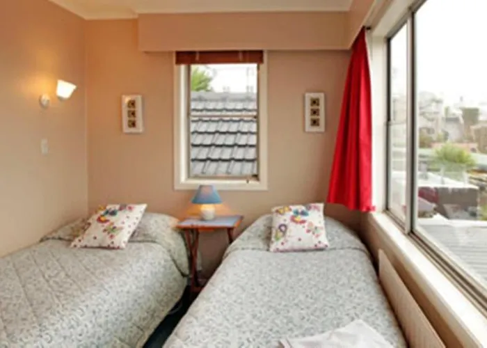 Chalet Chevron B&B Hotel Auckland