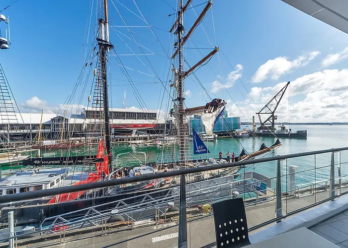 Qv Stays Private Waterfront Apartment Auckland